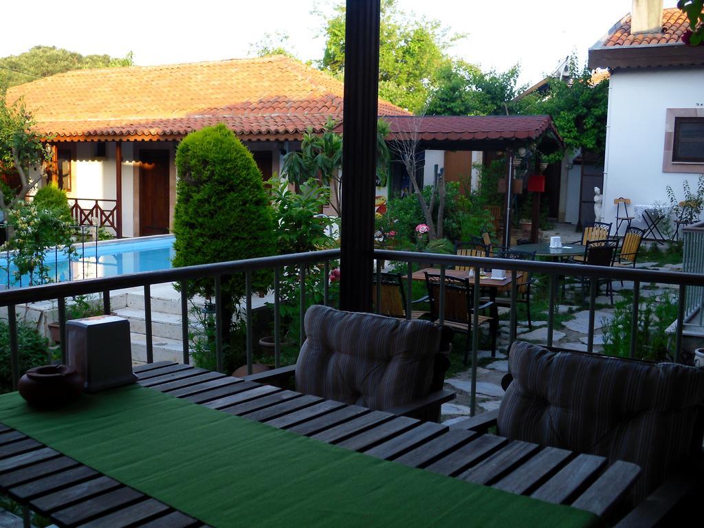 Akropolis Guest House Бергама Екстериор снимка