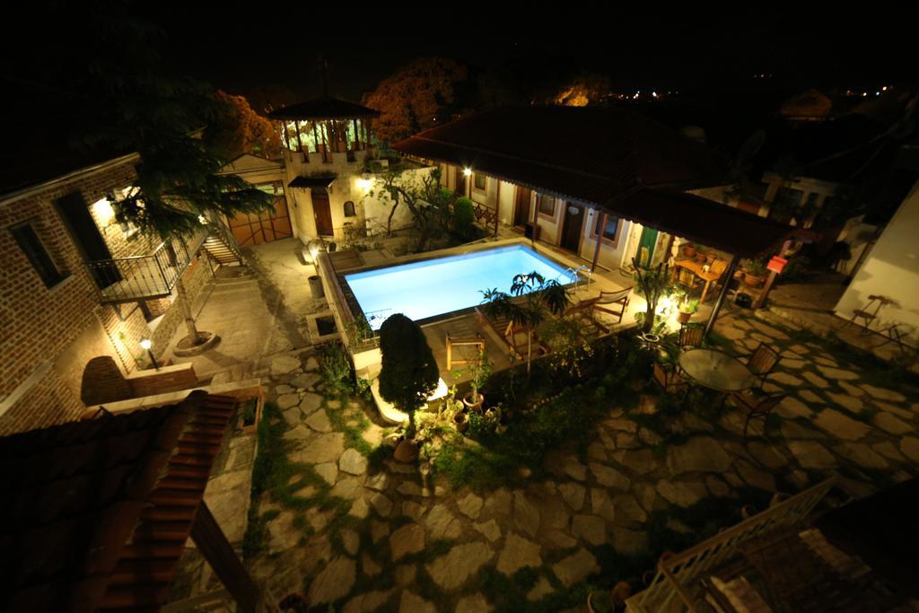 Akropolis Guest House Бергама Екстериор снимка
