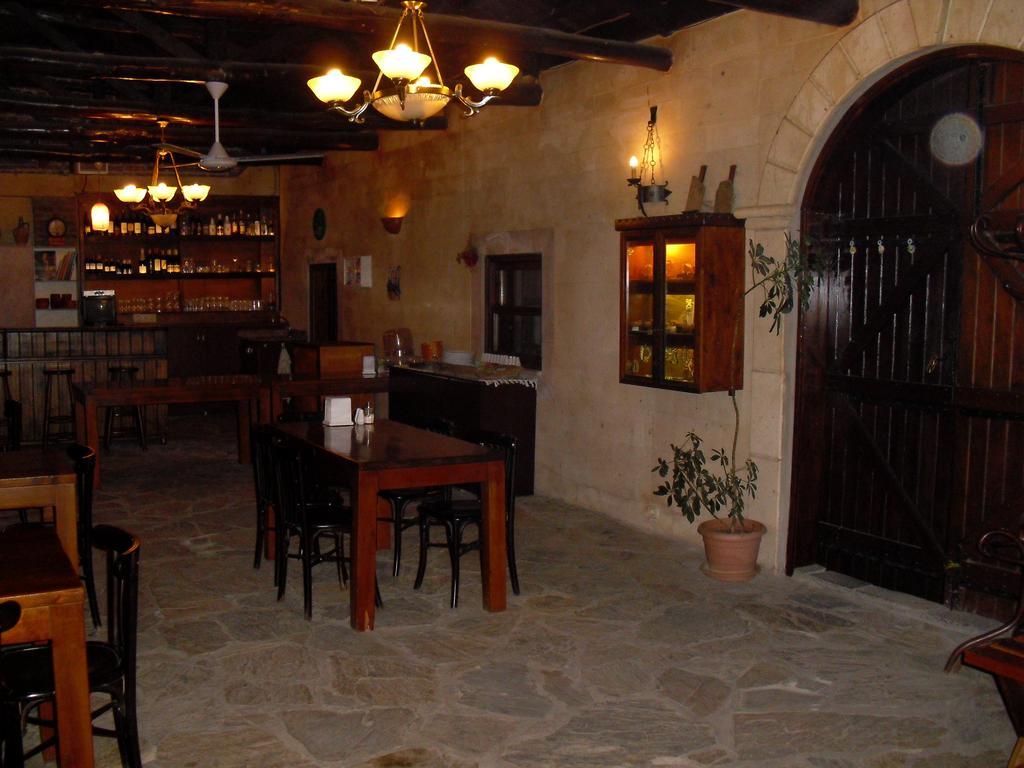 Akropolis Guest House Бергама Екстериор снимка