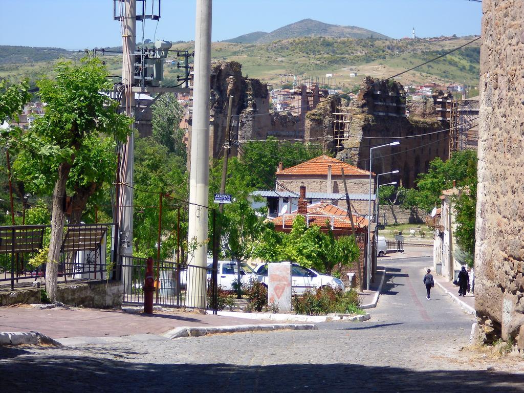 Akropolis Guest House Бергама Екстериор снимка
