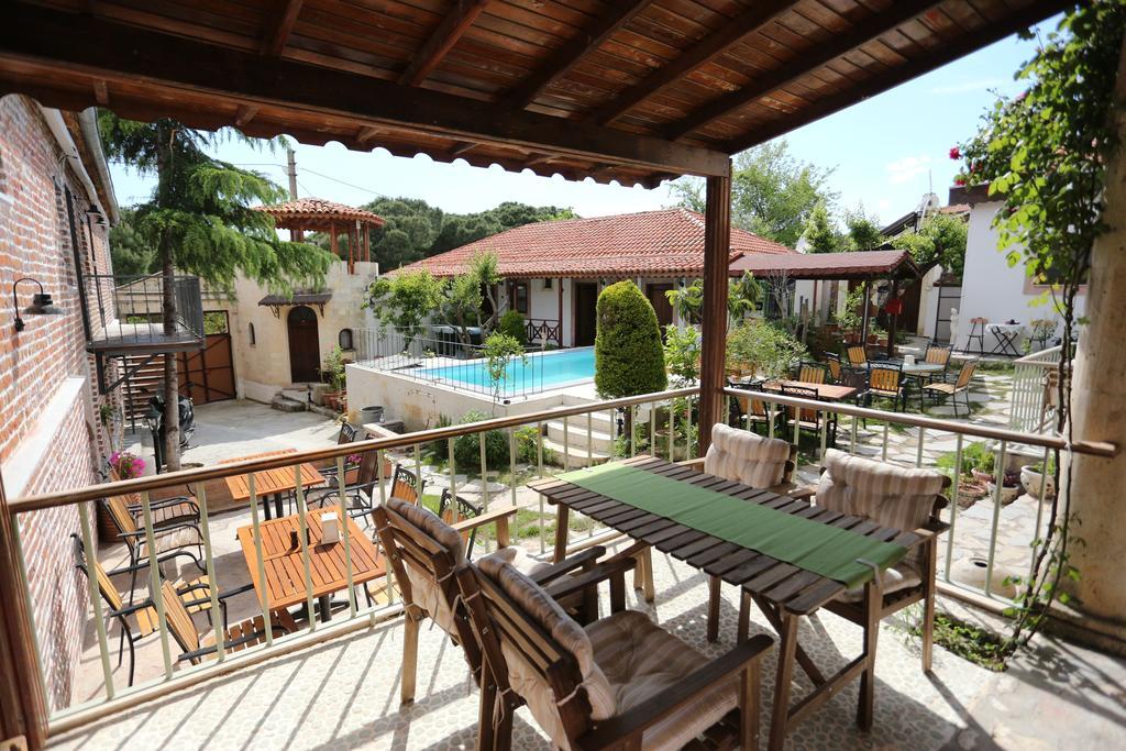 Akropolis Guest House Бергама Екстериор снимка