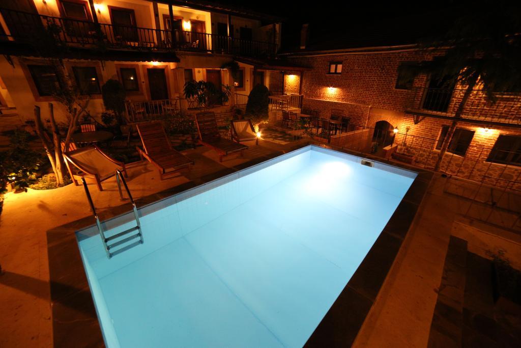 Akropolis Guest House Бергама Екстериор снимка