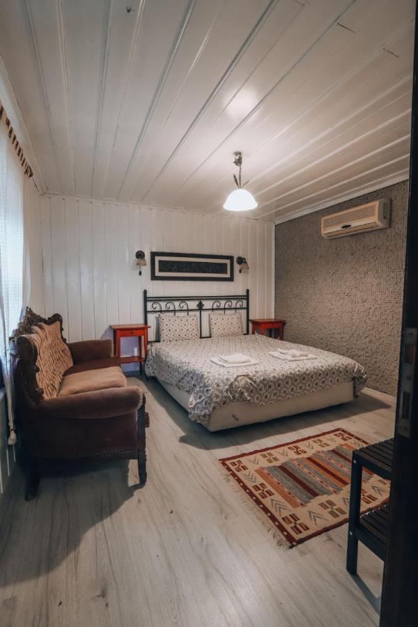 Akropolis Guest House Бергама Екстериор снимка
