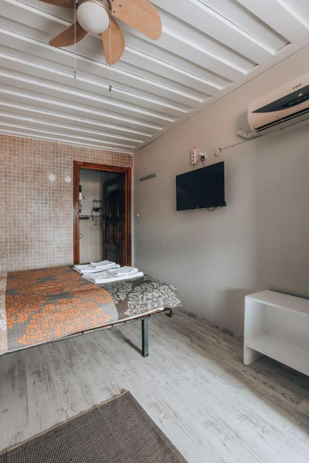 Akropolis Guest House Бергама Екстериор снимка