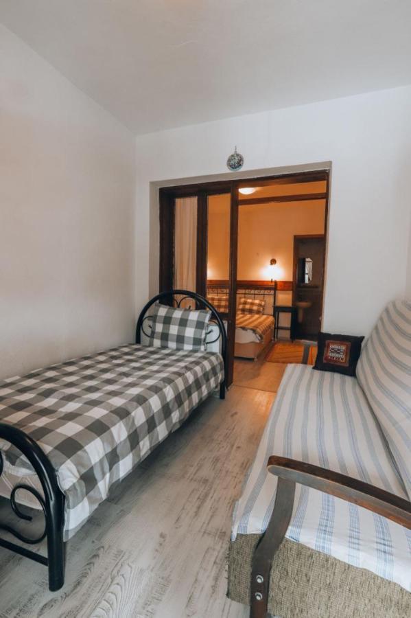 Akropolis Guest House Бергама Екстериор снимка