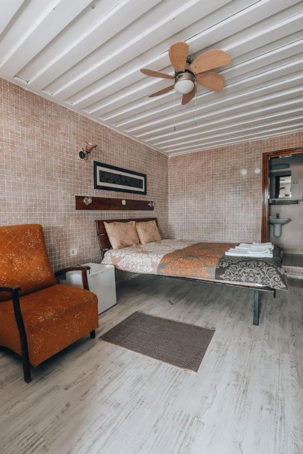 Akropolis Guest House Бергама Екстериор снимка