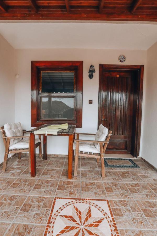 Akropolis Guest House Бергама Екстериор снимка