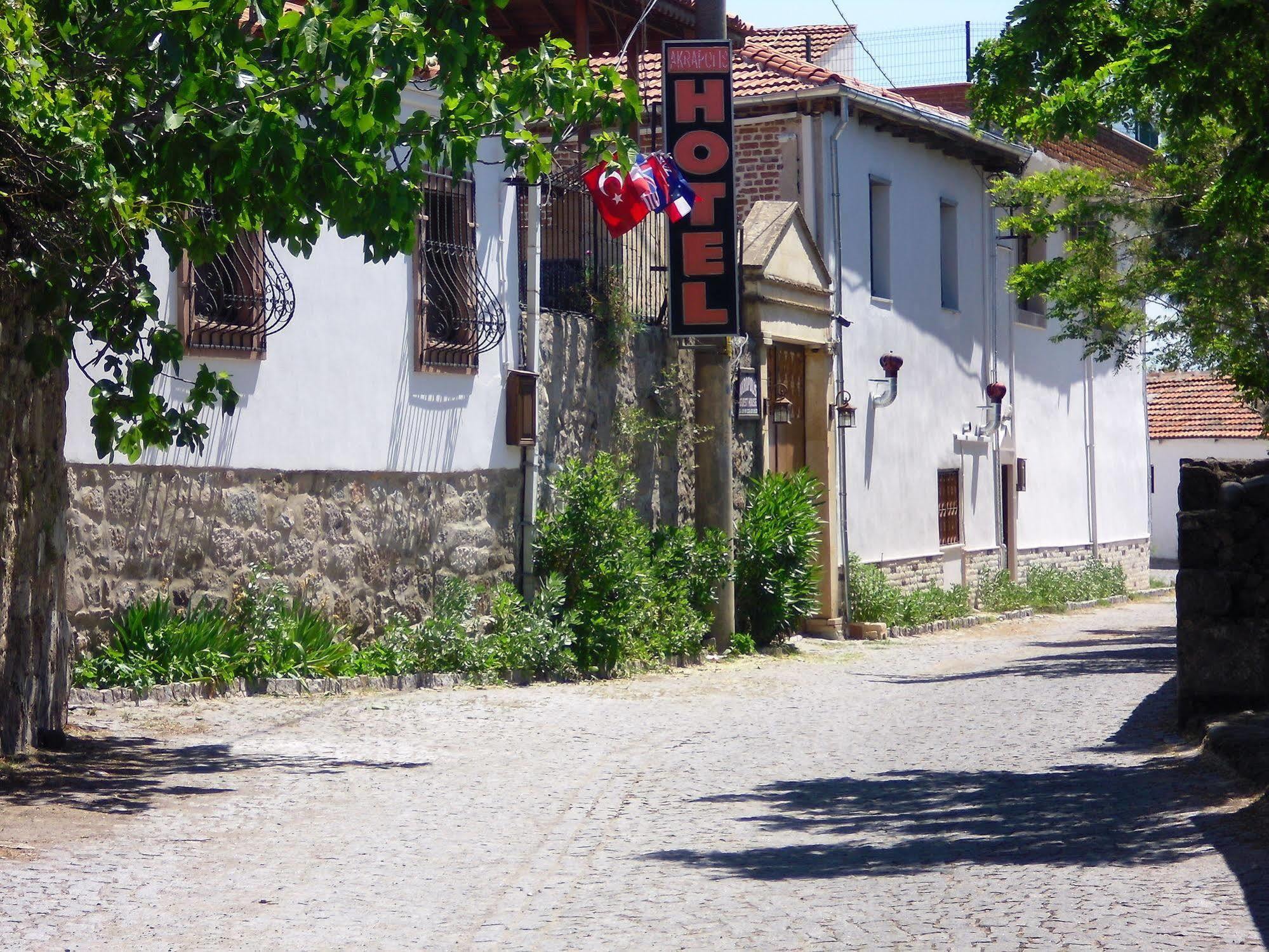 Akropolis Guest House Бергама Екстериор снимка