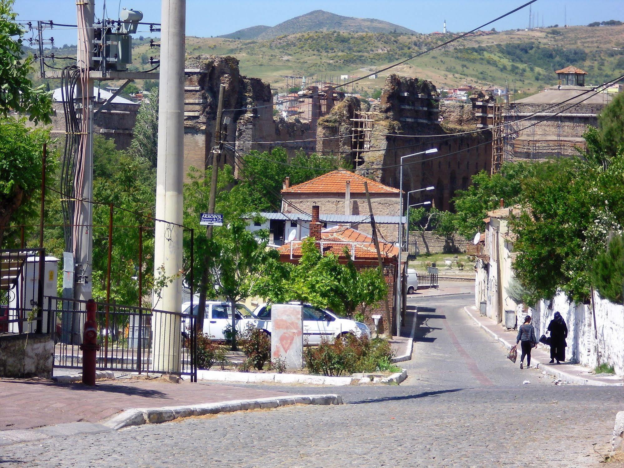 Akropolis Guest House Бергама Екстериор снимка