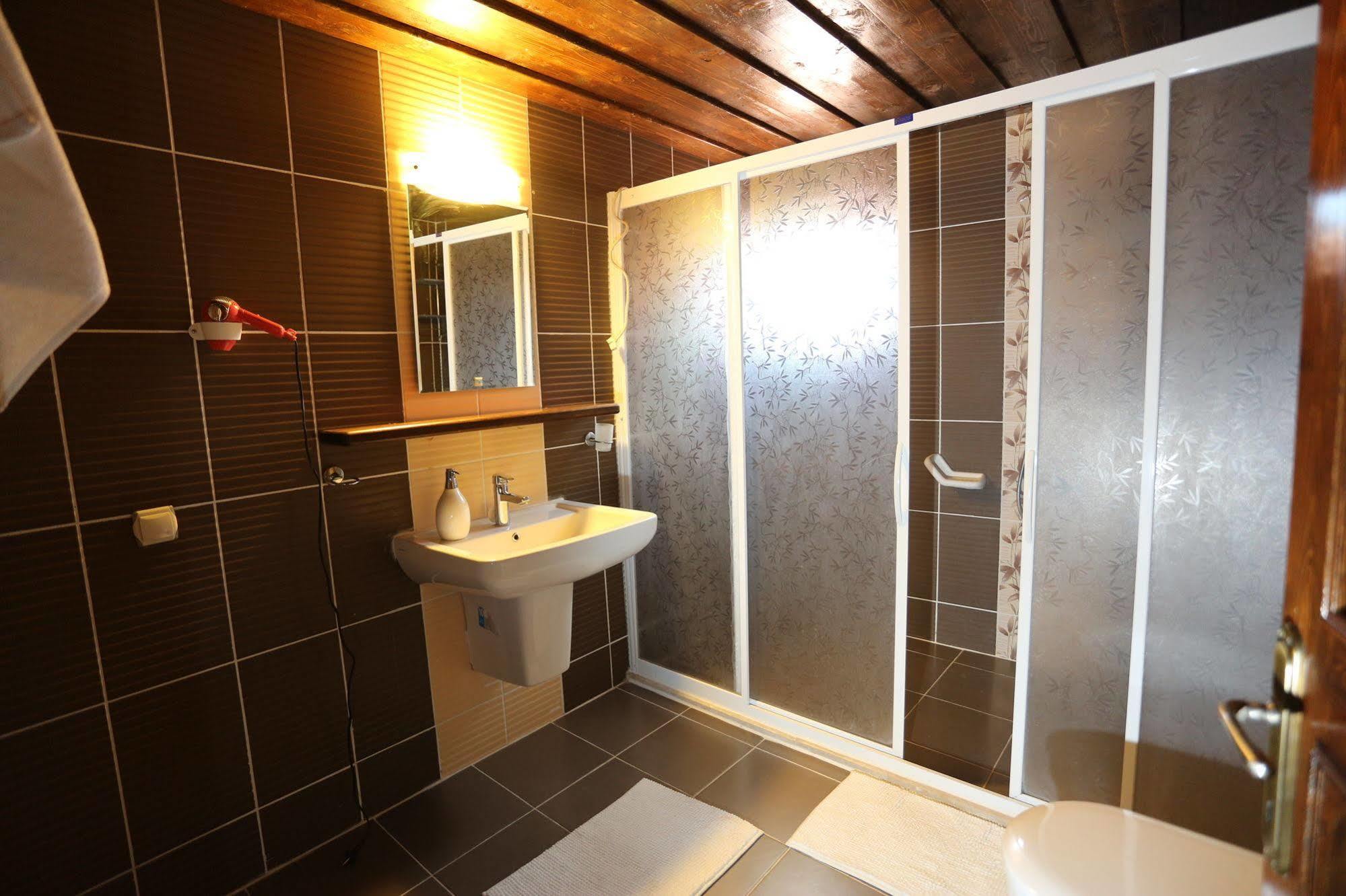 Akropolis Guest House Бергама Екстериор снимка