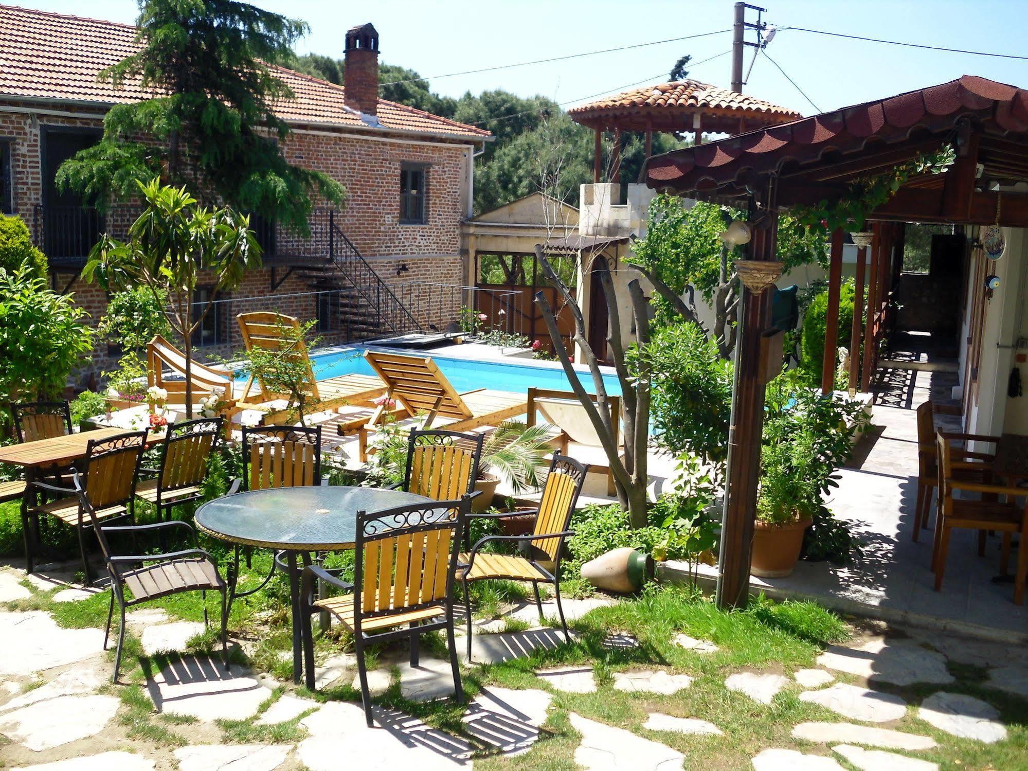 Akropolis Guest House Бергама Екстериор снимка
