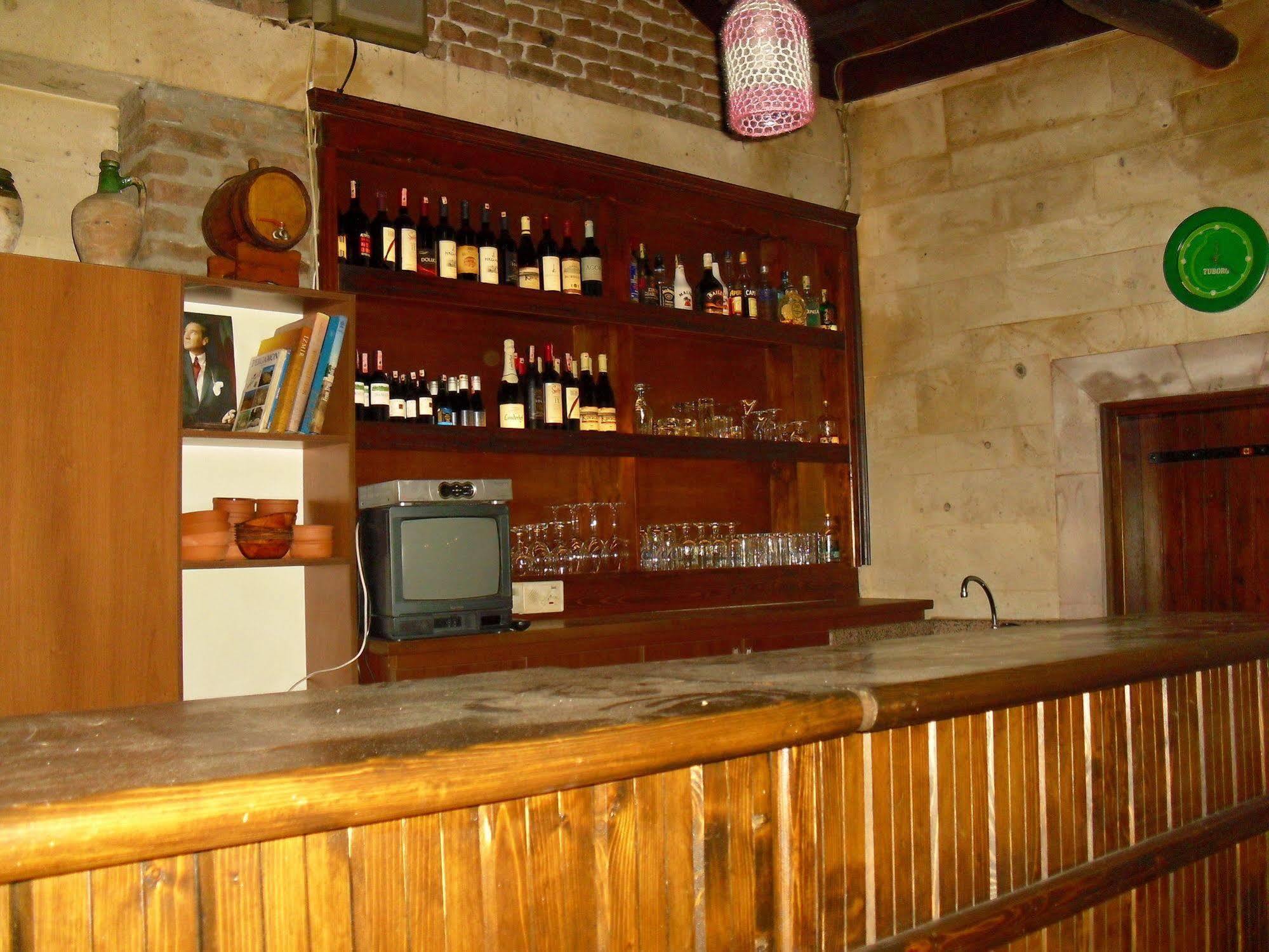 Akropolis Guest House Бергама Екстериор снимка